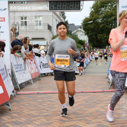 31.08.2025 - 21. Blankeneser Heldenlauf Strokosch-Dieckow http://msf.ph/oto/8699225 31.08.2025 12:45:38 Ziel 5723, 5200, 5713, 5525, 4398 meine-sportfotos.de