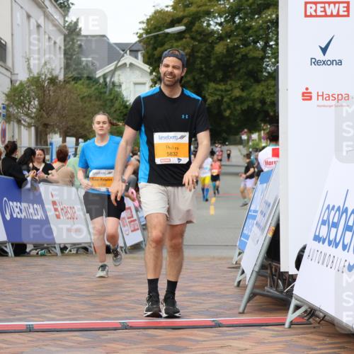 31.08.2025 - 21. Blankeneser Heldenlauf Strokosch-Dieckow http://msf.ph/oto/8699226 31.08.2025 12:57:51 Ziel 5832, 5358 meine-sportfotos.de