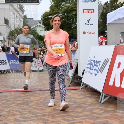 31.08.2025 - 21. Blankeneser Heldenlauf Strokosch-Dieckow http://msf.ph/oto/8699237 31.08.2025 12:45:36 Ziel 5723, 5200, 5713, 5525 meine-sportfotos.de