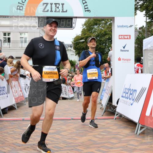 31.08.2025 - 21. Blankeneser Heldenlauf Strokosch-Dieckow http://msf.ph/oto/8699269 31.08.2025 12:45:31 Ziel 5723, 5164, 5713, 5286, 5525 meine-sportfotos.de