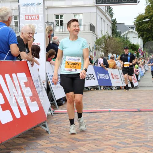 31.08.2025 - 21. Blankeneser Heldenlauf Strokosch-Dieckow http://msf.ph/oto/8699274 31.08.2025 12:45:27 Ziel 5723, 5164, 5713, 5724, 5286 meine-sportfotos.de