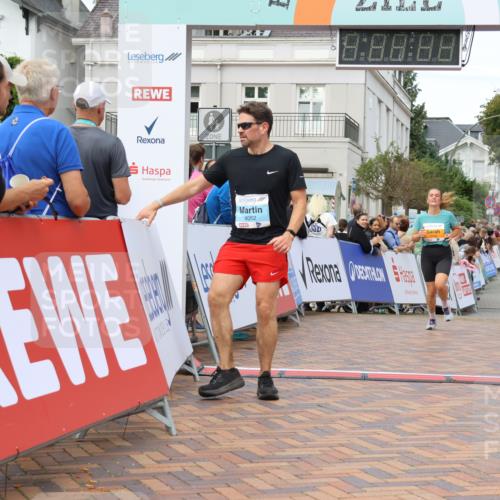 31.08.2025 - 21. Blankeneser Heldenlauf Strokosch-Dieckow http://msf.ph/oto/8699277 31.08.2025 12:57:29 Ziel 5206, 5558, 4052 meine-sportfotos.de