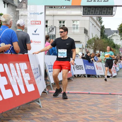 31.08.2025 - 21. Blankeneser Heldenlauf Strokosch-Dieckow http://msf.ph/oto/8699284 31.08.2025 12:57:28 Ziel 5206, 5558, 4052 meine-sportfotos.de