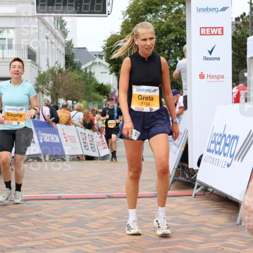 31.08.2025 - 21. Blankeneser Heldenlauf Strokosch-Dieckow http://msf.ph/oto/8699285 31.08.2025 12:45:25 Ziel 5164, 5724, 5286 meine-sportfotos.de