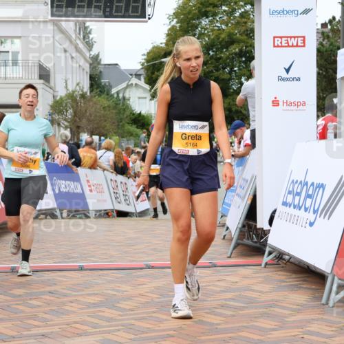 31.08.2025 - 21. Blankeneser Heldenlauf Strokosch-Dieckow http://msf.ph/oto/8699288 31.08.2025 12:45:25 Ziel 5164, 5724, 5286 meine-sportfotos.de