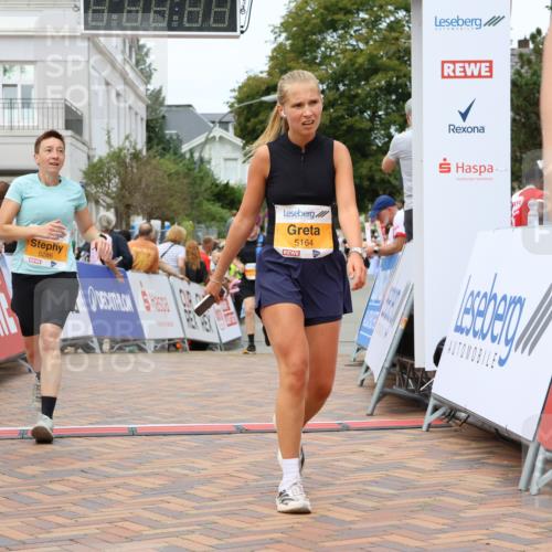 31.08.2025 - 21. Blankeneser Heldenlauf Strokosch-Dieckow http://msf.ph/oto/8699290 31.08.2025 12:45:25 Ziel 5164, 5724, 5286 meine-sportfotos.de