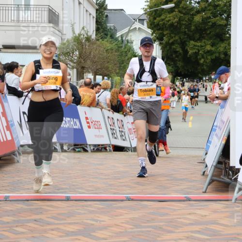 31.08.2025 - 21. Blankeneser Heldenlauf Strokosch-Dieckow http://msf.ph/oto/8699309 31.08.2025 12:45:07 Ziel 5151, 5208, 4164 meine-sportfotos.de