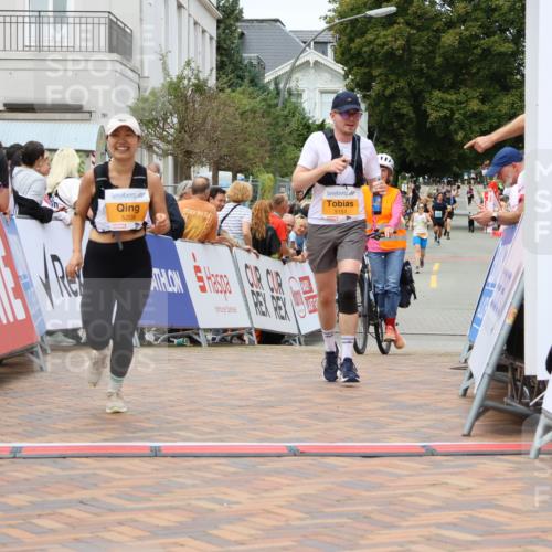 31.08.2025 - 21. Blankeneser Heldenlauf Strokosch-Dieckow http://msf.ph/oto/8699321 31.08.2025 12:45:07 Ziel 5151, 5208, 4164 meine-sportfotos.de