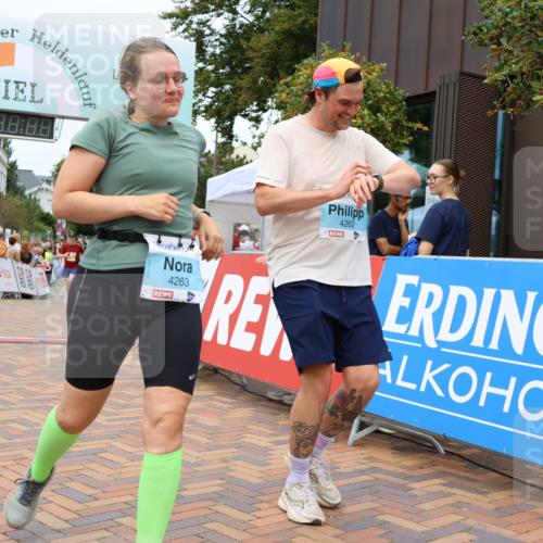 31.08.2025 - 21. Blankeneser Heldenlauf Strokosch-Dieckow http://msf.ph/oto/8699325 31.08.2025 12:44:52 Ziel 5706, 4262, 4263, 4087, 4012 meine-sportfotos.de