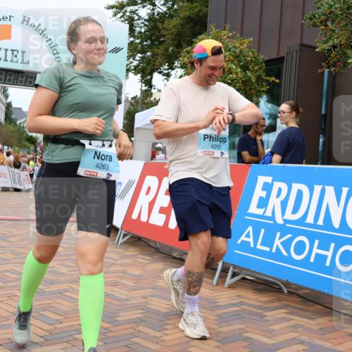 31.08.2025 - 21. Blankeneser Heldenlauf Strokosch-Dieckow http://msf.ph/oto/8699327 31.08.2025 12:44:52 Ziel 5706, 4262, 4263, 4087, 4012 meine-sportfotos.de