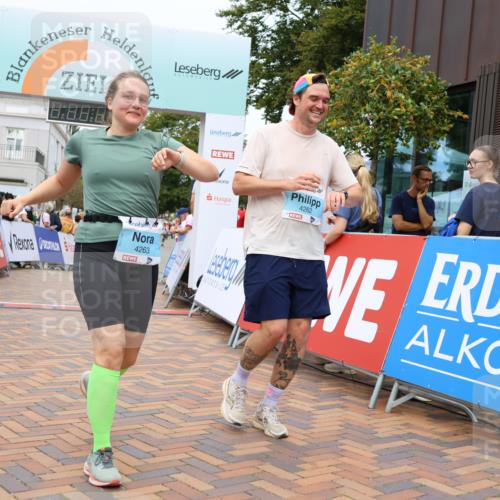 31.08.2025 - 21. Blankeneser Heldenlauf Strokosch-Dieckow http://msf.ph/oto/8699337 31.08.2025 12:44:52 Ziel 5706, 4262, 4263, 4087, 4012 meine-sportfotos.de