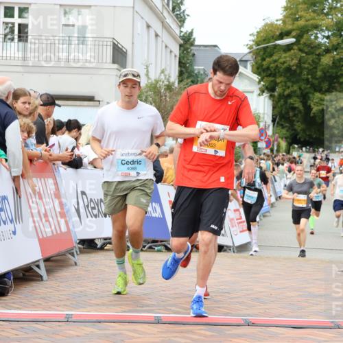 31.08.2025 - 21. Blankeneser Heldenlauf Strokosch-Dieckow http://msf.ph/oto/8699367 31.08.2025 12:44:43 Ziel 5300, 5053, 4087, 4088, 4012 meine-sportfotos.de