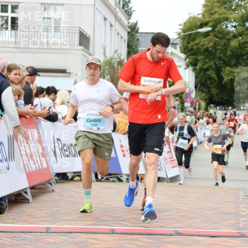 31.08.2025 - 21. Blankeneser Heldenlauf Strokosch-Dieckow http://msf.ph/oto/8699370 31.08.2025 12:44:43 Ziel 5300, 5053, 4087, 4088, 4012 meine-sportfotos.de