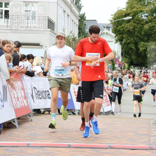 31.08.2025 - 21. Blankeneser Heldenlauf Strokosch-Dieckow http://msf.ph/oto/8699374 31.08.2025 12:44:42 Ziel 5300, 5053, 4087, 4088 meine-sportfotos.de