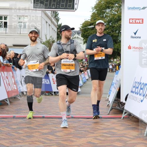 31.08.2025 - 21. Blankeneser Heldenlauf Strokosch-Dieckow http://msf.ph/oto/8699378 31.08.2025 12:56:54 Ziel 5066, 5778, 5777 meine-sportfotos.de