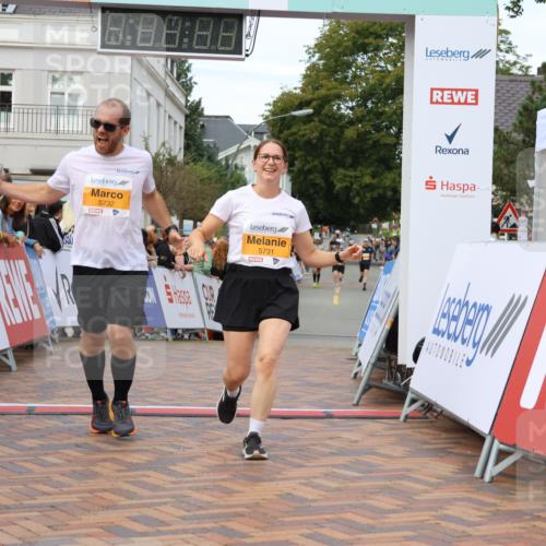 31.08.2025 - 21. Blankeneser Heldenlauf Strokosch-Dieckow http://msf.ph/oto/8699389 31.08.2025 12:56:41 Ziel 5732, 5731, 5484, 5485, 5014, 5702 meine-sportfotos.de
