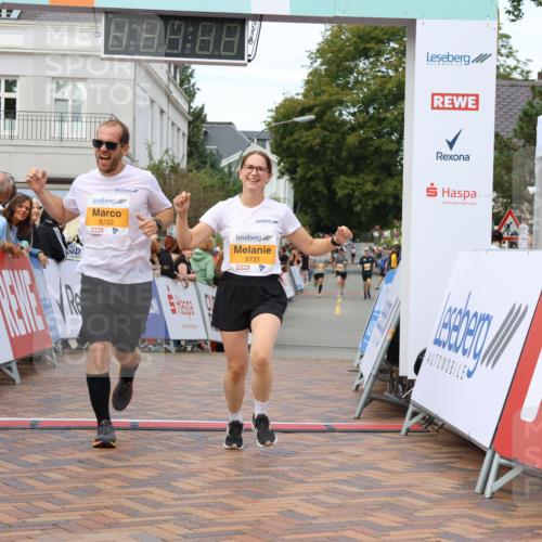 31.08.2025 - 21. Blankeneser Heldenlauf Strokosch-Dieckow http://msf.ph/oto/8699396 31.08.2025 12:56:40 Ziel 5732, 5731, 5484, 5485, 5014, 5702 meine-sportfotos.de