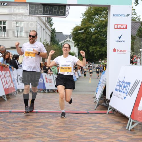 31.08.2025 - 21. Blankeneser Heldenlauf Strokosch-Dieckow http://msf.ph/oto/8699400 31.08.2025 12:56:40 Ziel 5732, 5731, 5484, 5485, 5014, 5702 meine-sportfotos.de