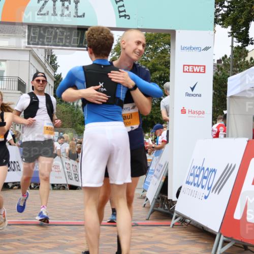 31.08.2025 - 21. Blankeneser Heldenlauf Strokosch-Dieckow http://msf.ph/oto/8699403 31.08.2025 12:44:26 Ziel 5535, 5009, 5448, 5326, 5443 meine-sportfotos.de