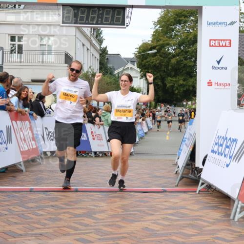 31.08.2025 - 21. Blankeneser Heldenlauf Strokosch-Dieckow http://msf.ph/oto/8699408 31.08.2025 12:56:40 Ziel 5732, 5731, 5484, 5485, 5014, 5702 meine-sportfotos.de
