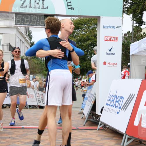 31.08.2025 - 21. Blankeneser Heldenlauf Strokosch-Dieckow http://msf.ph/oto/8699409 31.08.2025 12:44:26 Ziel 5535, 5009, 5448, 5326, 5443 meine-sportfotos.de