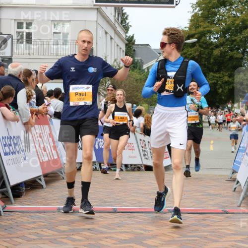 31.08.2025 - 21. Blankeneser Heldenlauf Strokosch-Dieckow http://msf.ph/oto/8699425 31.08.2025 12:44:24 Ziel 5535, 5009, 5448, 5326, 5443 meine-sportfotos.de