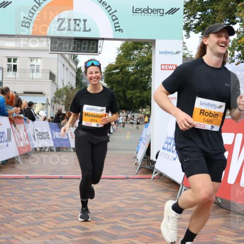 31.08.2025 - 21. Blankeneser Heldenlauf Strokosch-Dieckow http://msf.ph/oto/8699426 31.08.2025 12:56:38 Ziel 5732, 5731, 5484, 5485, 5014, 5702 meine-sportfotos.de
