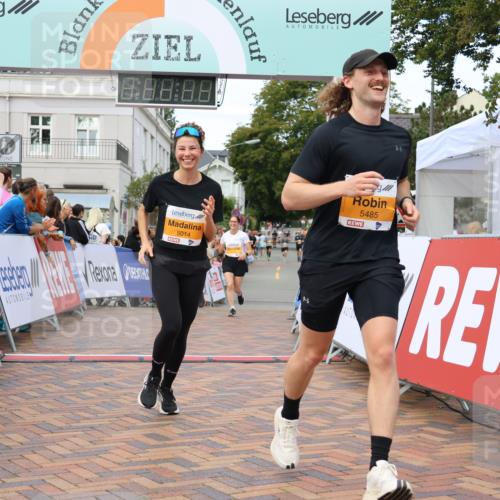 31.08.2025 - 21. Blankeneser Heldenlauf Strokosch-Dieckow http://msf.ph/oto/8699434 31.08.2025 12:56:37 Ziel 5732, 5731, 5484, 5485, 5014, 5702 meine-sportfotos.de