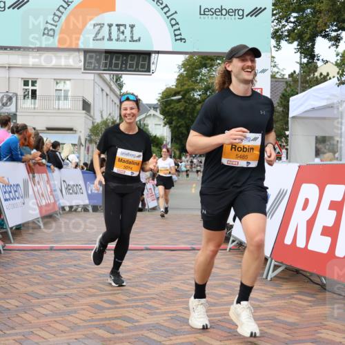 31.08.2025 - 21. Blankeneser Heldenlauf Strokosch-Dieckow http://msf.ph/oto/8699436 31.08.2025 12:56:37 Ziel 5732, 5731, 5484, 5485, 5014, 5702 meine-sportfotos.de