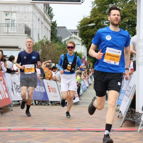 31.08.2025 - 21. Blankeneser Heldenlauf Strokosch-Dieckow http://msf.ph/oto/8699437 31.08.2025 12:44:23 Ziel 5535, 5009, 5448, 5326, 5443 meine-sportfotos.de