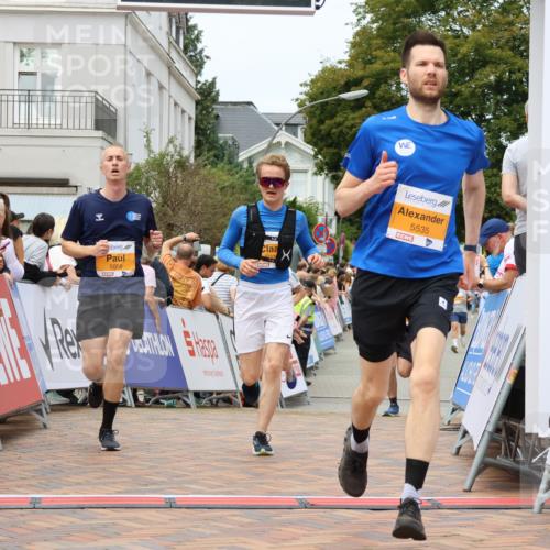 31.08.2025 - 21. Blankeneser Heldenlauf Strokosch-Dieckow http://msf.ph/oto/8699438 31.08.2025 12:44:22 Ziel 5535, 5009, 5326, 5443 meine-sportfotos.de