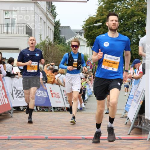 31.08.2025 - 21. Blankeneser Heldenlauf Strokosch-Dieckow http://msf.ph/oto/8699440 31.08.2025 12:44:22 Ziel 5535, 5009, 5326, 5443 meine-sportfotos.de