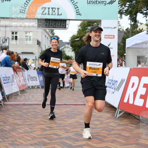 31.08.2025 - 21. Blankeneser Heldenlauf Strokosch-Dieckow http://msf.ph/oto/8699441 31.08.2025 12:56:37 Ziel 5732, 5731, 5484, 5485, 5014, 5702 meine-sportfotos.de