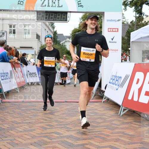 31.08.2025 - 21. Blankeneser Heldenlauf Strokosch-Dieckow http://msf.ph/oto/8699448 31.08.2025 12:56:37 Ziel 5732, 5731, 5484, 5485, 5014, 5702 meine-sportfotos.de