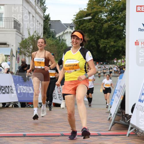 31.08.2025 - 21. Blankeneser Heldenlauf Strokosch-Dieckow http://msf.ph/oto/8699458 31.08.2025 12:56:34 Ziel 5052, 5484, 5485, 5014, 5702 meine-sportfotos.de