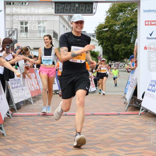 31.08.2025 - 21. Blankeneser Heldenlauf Strokosch-Dieckow http://msf.ph/oto/8699468 31.08.2025 12:43:47 Ziel 5519, 5826, 5363, 5583, 5491, 4402 meine-sportfotos.de