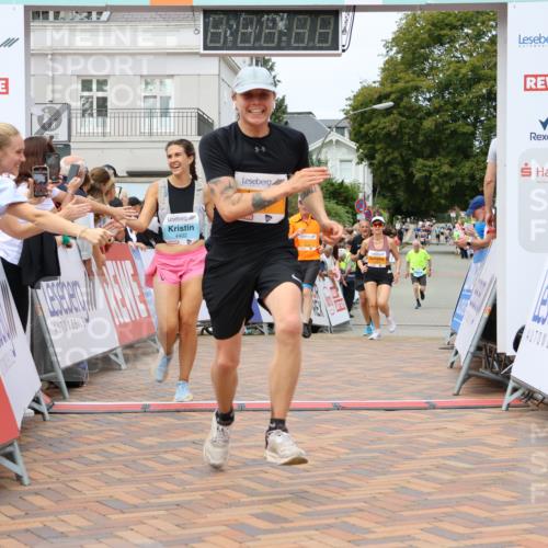 31.08.2025 - 21. Blankeneser Heldenlauf Strokosch-Dieckow http://msf.ph/oto/8699472 31.08.2025 12:43:47 Ziel 5519, 5826, 5363, 5583, 5491, 4402 meine-sportfotos.de