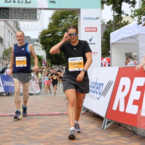 31.08.2025 - 21. Blankeneser Heldenlauf Strokosch-Dieckow http://msf.ph/oto/8699479 31.08.2025 12:43:40 Ziel 5444, 5519, 5539 meine-sportfotos.de