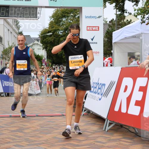 31.08.2025 - 21. Blankeneser Heldenlauf Strokosch-Dieckow http://msf.ph/oto/8699483 31.08.2025 12:43:40 Ziel 5444, 5519, 5539 meine-sportfotos.de