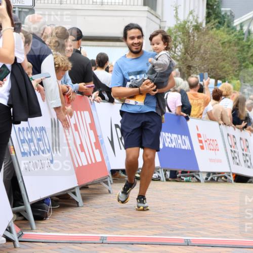 31.08.2025 - 21. Blankeneser Heldenlauf Strokosch-Dieckow http://msf.ph/oto/8699506 31.08.2025 12:43:35 Ziel 5444, 5539 meine-sportfotos.de