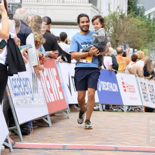 31.08.2025 - 21. Blankeneser Heldenlauf Strokosch-Dieckow http://msf.ph/oto/8699508 31.08.2025 12:43:35 Ziel 5444, 5539 meine-sportfotos.de