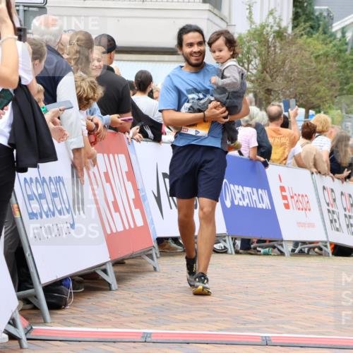 31.08.2025 - 21. Blankeneser Heldenlauf Strokosch-Dieckow http://msf.ph/oto/8699510 31.08.2025 12:43:35 Ziel 5444, 5539 meine-sportfotos.de