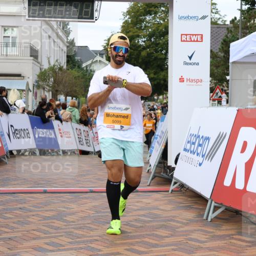 31.08.2025 - 21. Blankeneser Heldenlauf Strokosch-Dieckow http://msf.ph/oto/8699520 31.08.2025 12:56:20 Ziel 5099, 5551, 5345 meine-sportfotos.de
