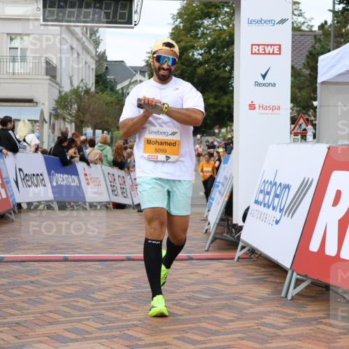 31.08.2025 - 21. Blankeneser Heldenlauf Strokosch-Dieckow http://msf.ph/oto/8699523 31.08.2025 12:56:20 Ziel 5099, 5551, 5345 meine-sportfotos.de