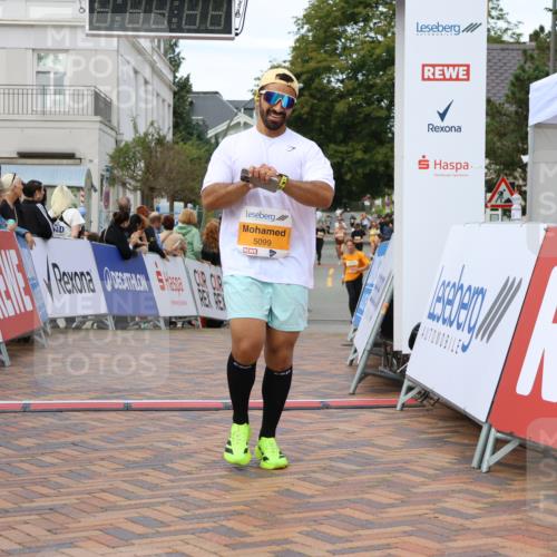 31.08.2025 - 21. Blankeneser Heldenlauf Strokosch-Dieckow http://msf.ph/oto/8699529 31.08.2025 12:56:20 Ziel 5099, 5551, 5345 meine-sportfotos.de
