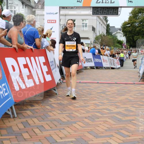 31.08.2025 - 21. Blankeneser Heldenlauf Strokosch-Dieckow http://msf.ph/oto/8699534 31.08.2025 12:43:13 Ziel 5686, 5607 meine-sportfotos.de