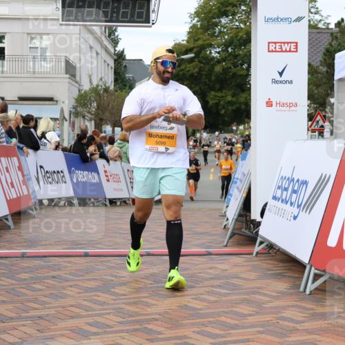 31.08.2025 - 21. Blankeneser Heldenlauf Strokosch-Dieckow http://msf.ph/oto/8699535 31.08.2025 12:56:19 Ziel 5099, 5551, 5345 meine-sportfotos.de