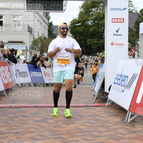 31.08.2025 - 21. Blankeneser Heldenlauf Strokosch-Dieckow http://msf.ph/oto/8699540 31.08.2025 12:56:19 Ziel 5099, 5551, 5345 meine-sportfotos.de