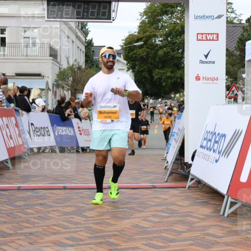 31.08.2025 - 21. Blankeneser Heldenlauf Strokosch-Dieckow http://msf.ph/oto/8699542 31.08.2025 12:56:19 Ziel 5099, 5551, 5345 meine-sportfotos.de