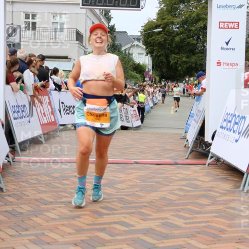 31.08.2025 - 21. Blankeneser Heldenlauf Strokosch-Dieckow http://msf.ph/oto/8699561 31.08.2025 12:43:09 Ziel 5686, 5607, 4096, 4110 meine-sportfotos.de